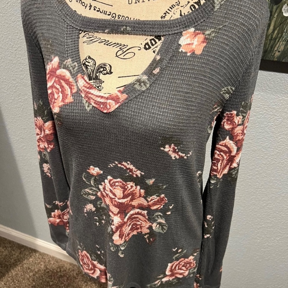 Maurices Top, Medium - Picture 2 of 4